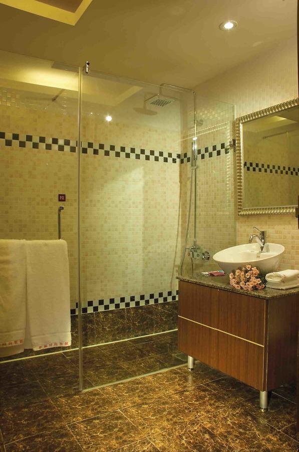 Spring Breeze Boutique Motel Гаосюн Экстерьер фото
